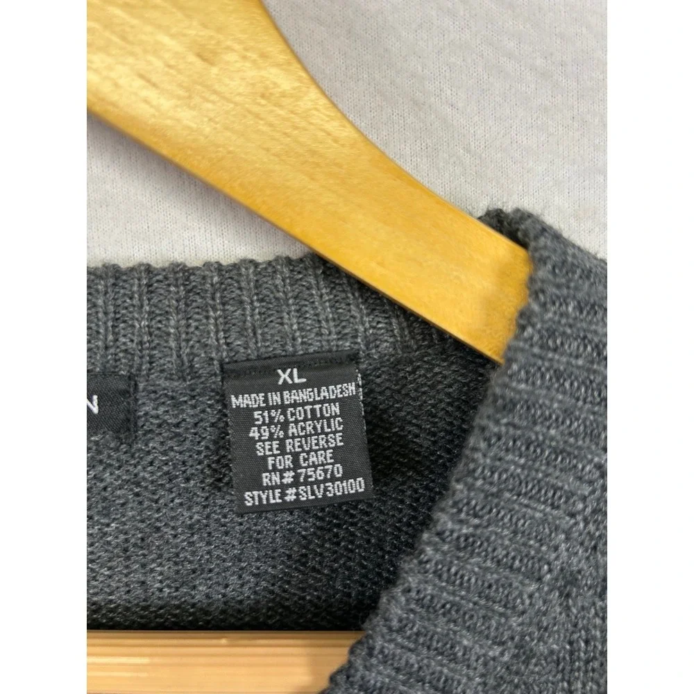 Classic Preppy Michael Brandon Mens XL Charcoal Grey V-Neck Striped Knit Sweater